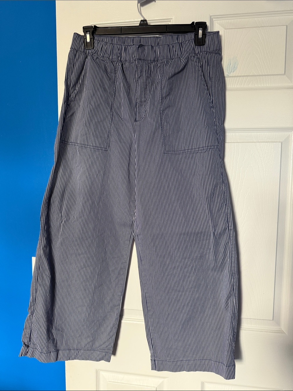 GAP women’s Navy and White Pinstripe Elastic-Waist wide leg pants